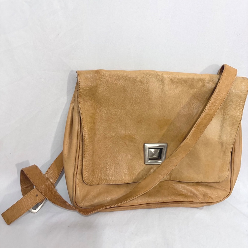 Kenneth Cole‎ Messenger Bag Flap Tan Leather Adjustable Strap One Size